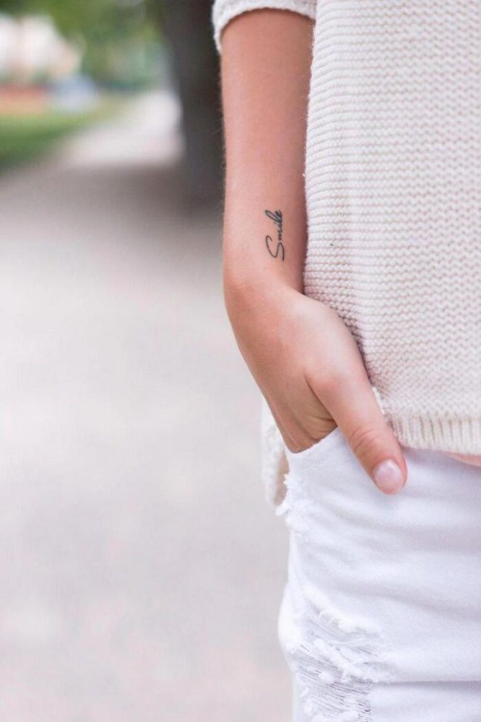 1642526734_42-o-tendencii-com-p-tatuirovki-dlya-devushek-so-smislom-foto-42-e1653769591501-3636979
